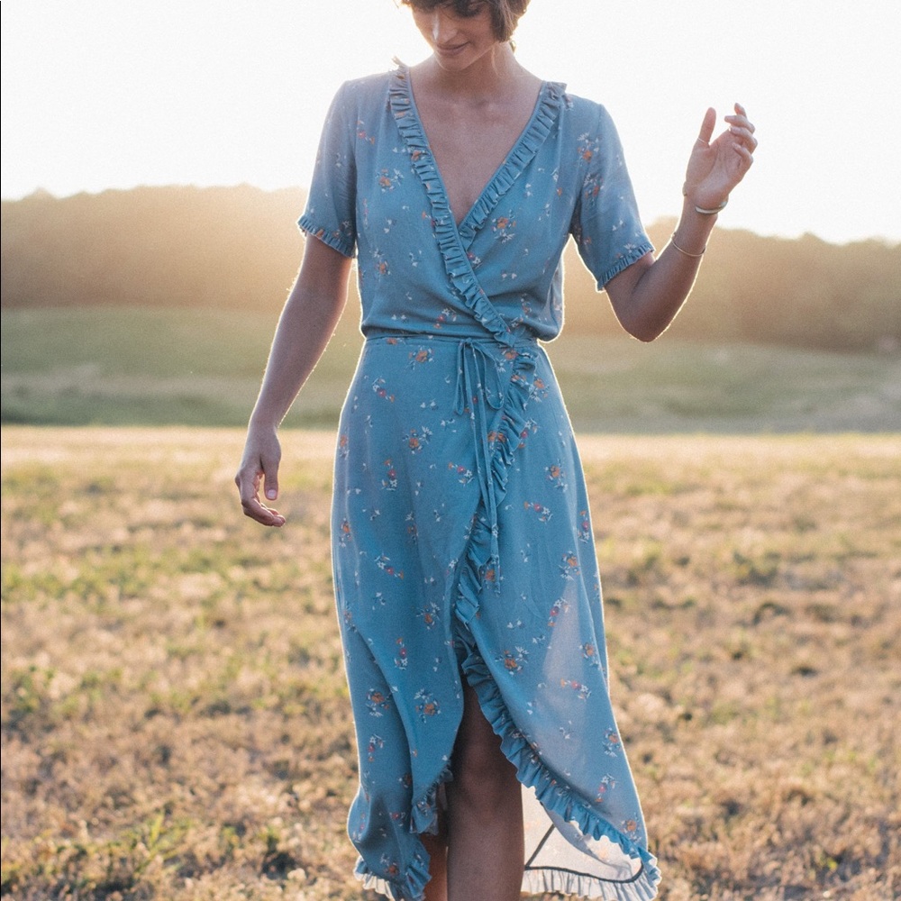 ✨✨NWT Faherty Camilla maxi dress - blue✨✨